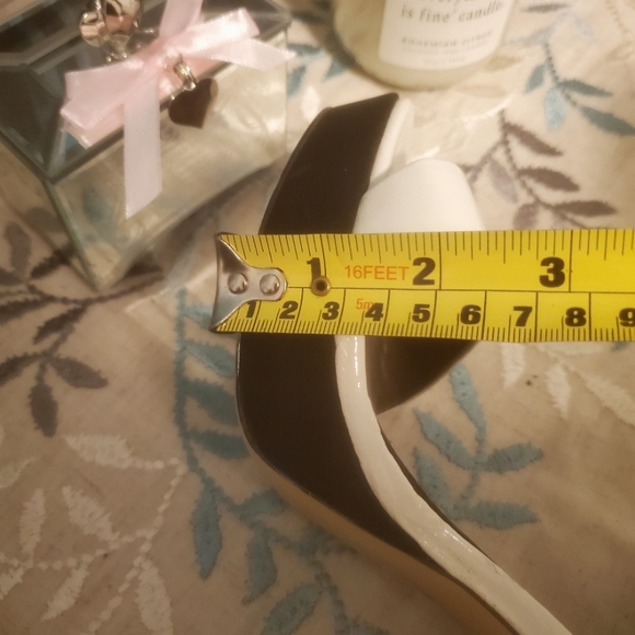 Shoes - Picture 15 of 16